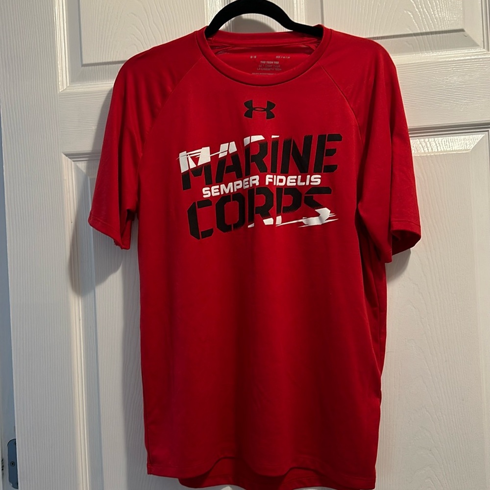 Under armour marine shirt. Size medium men.